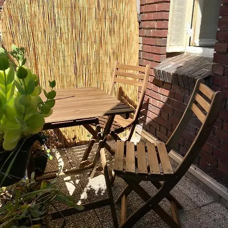 Lumineux Avec Petite Terrasse